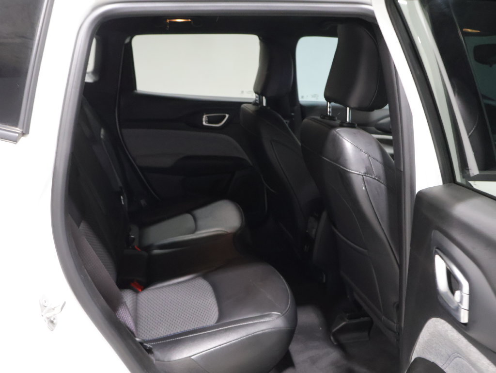 Used 2025 Jeep Compass Latitude AWD/4WD image 20