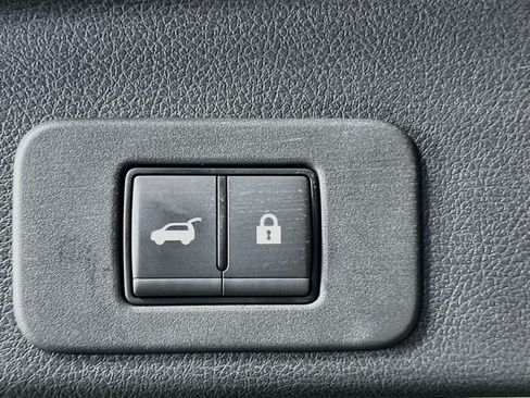 Used 2025 Nissan Murano SV AWD/4WD image 28