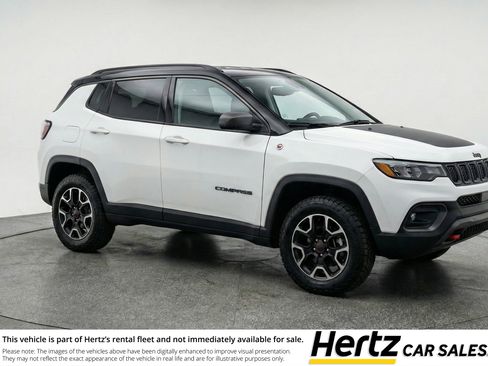 Used 2025 Jeep Compass Trailhawk AWD/4WD image 1