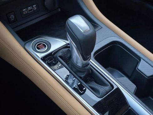 Used 2025 Nissan Sentra SV w/ SV Premium Package image 28