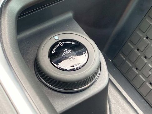 New 2025 Ford Expedition Active image 25