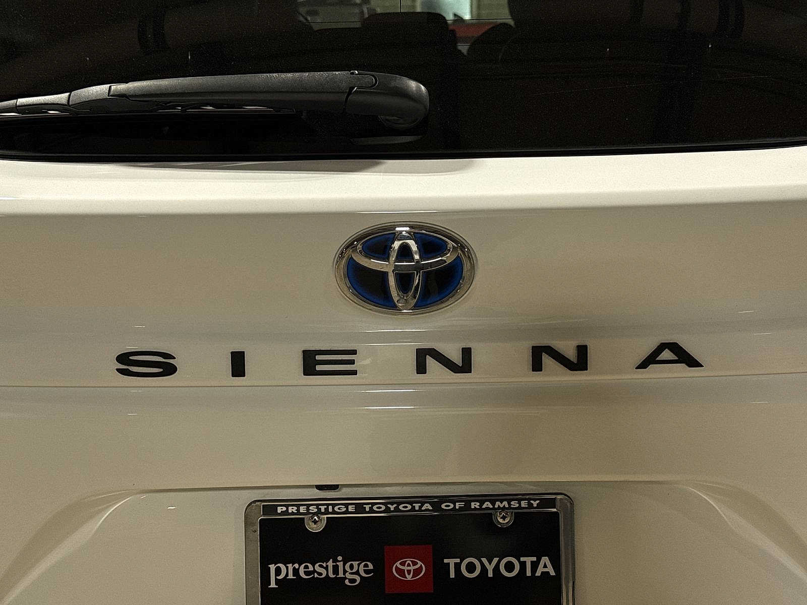 Certified 2022 Toyota Sienna LE FWD image 26