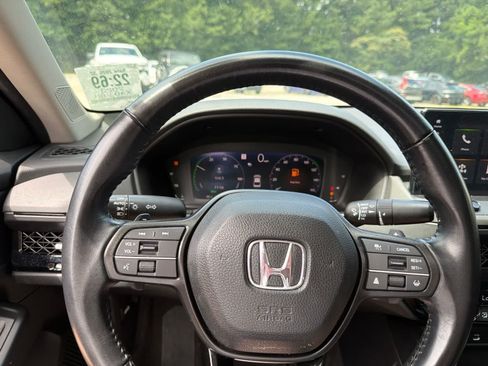 Used 2023 Honda Accord EX-L image 25