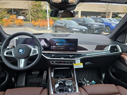 New 2026 BMW X5 xDrive50e w/ M Sport Package AWD/4WD image 18