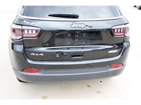 Used 2025 Jeep Compass Latitude AWD/4WD image 7