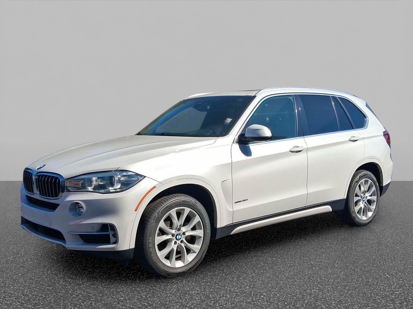 Used 2018 BMW X5 xDrive35i AWD/4WD image 1