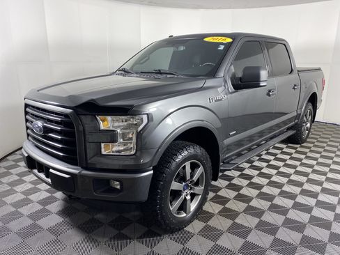 Used 2016 Ford F150 XLT w/ Equipment Group 302A Luxury AWD/4WD image 10