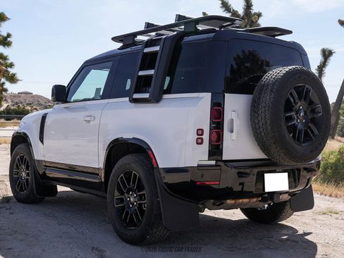 Used 2023 Land Rover Defender 90 X-Dynamic SE image 6