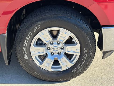 Used 2017 Nissan Titan SV image 24