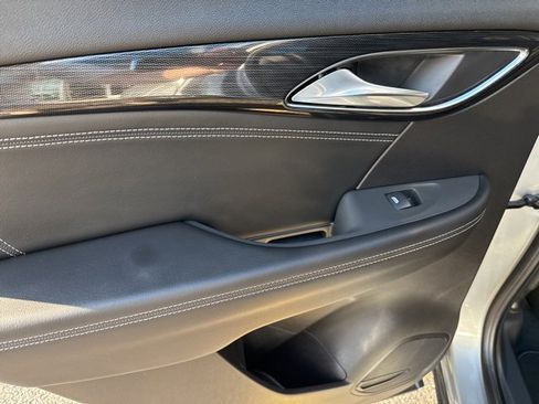 Used 2023 Buick Envision Essence image 12