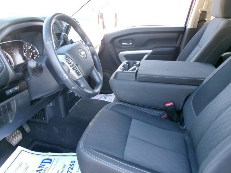 Used 2022 Nissan Titan SV RWD image 13