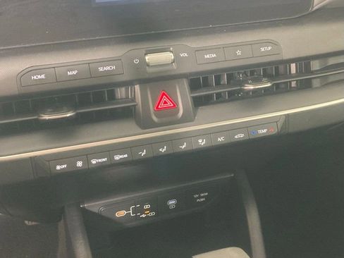 Used 2025 Kia K4 FWD image 2
