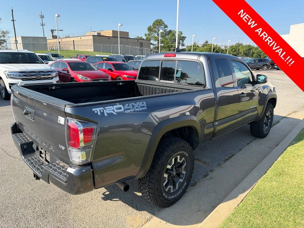 Used 2021 Toyota Tacoma TRD Off-Road w/ TRD Premium Off Road Package AWD/4WD image 4