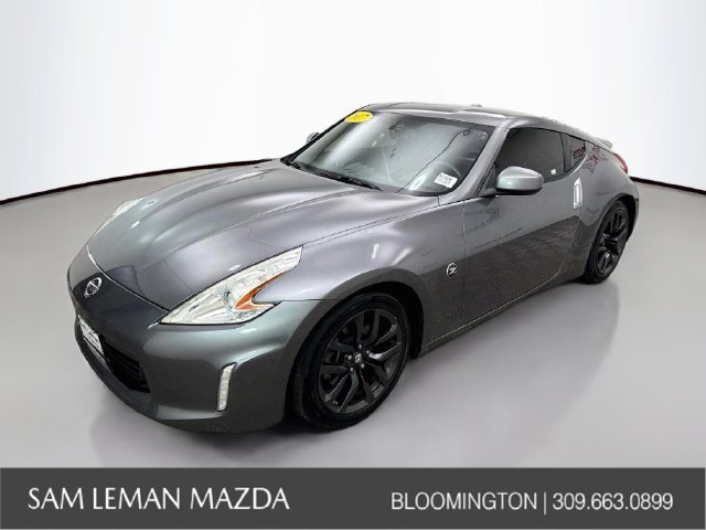 Used 2017 Nissan 370Z Touring RWD image 3