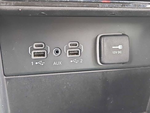 Used 2023 Jeep Grand Cherokee Limited image 31