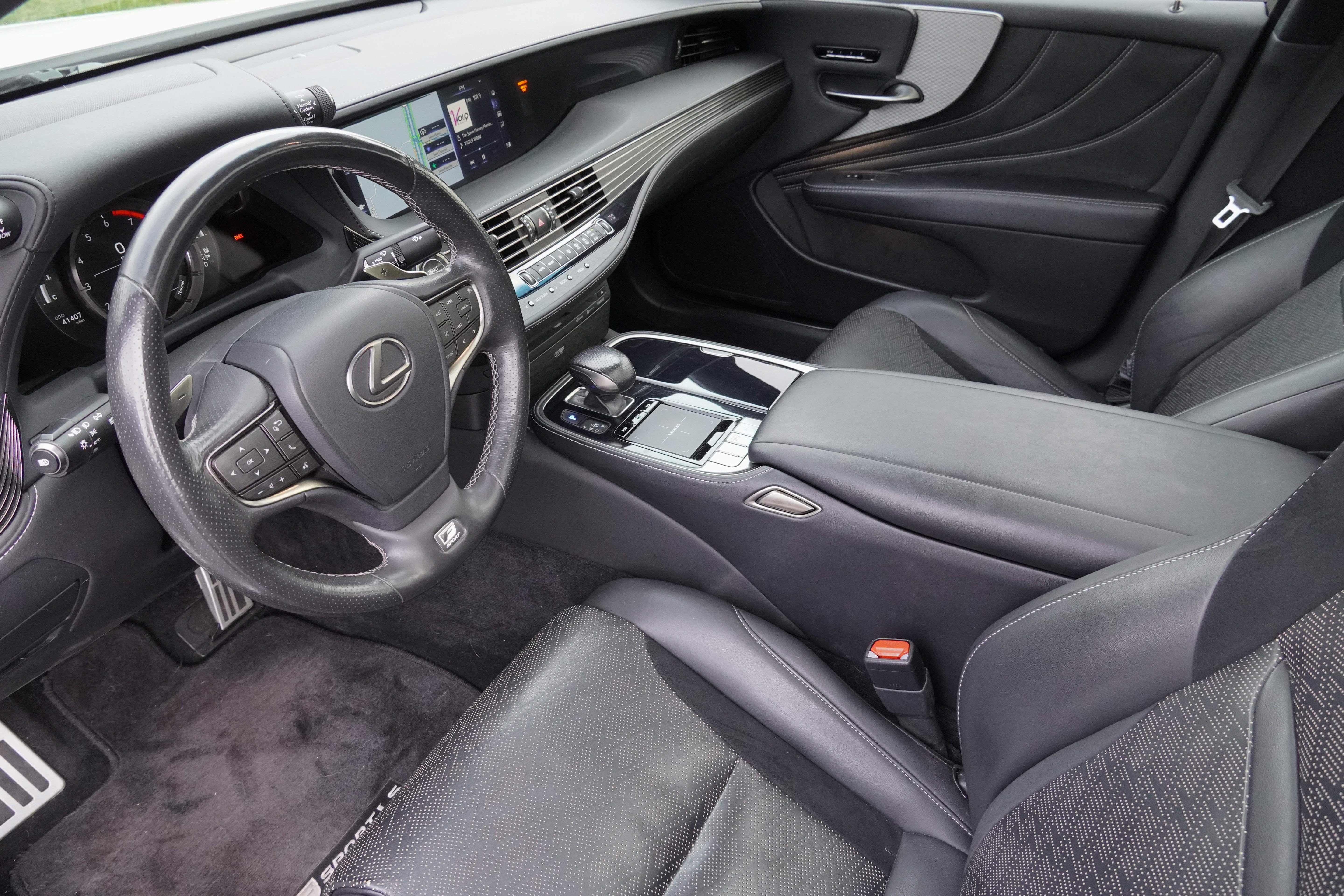 Used 2018 Lexus LS 500 F Sport w/ Accessory Package (Z2) RWD image 9