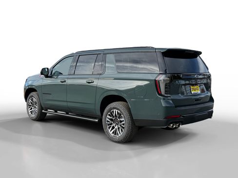 New 2026 Chevrolet Suburban Z71 image 3
