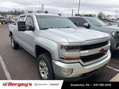 Used 2018 Chevrolet Silverado 1500 LT w/ All Star Edition image 2