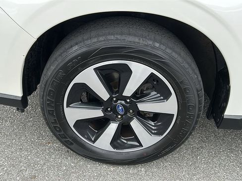 Used 2017 Subaru Forester 2.5i Limited AWD/4WD image 8