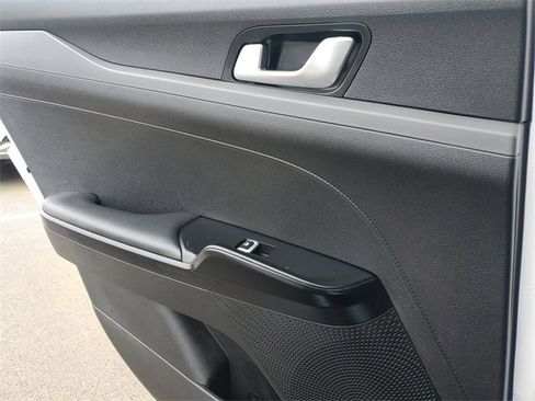 Used 2023 Kia K5 LXS image 15