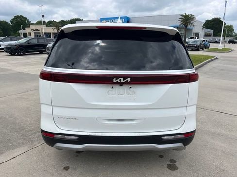 Used 2024 Kia Carnival EX FWD image 5