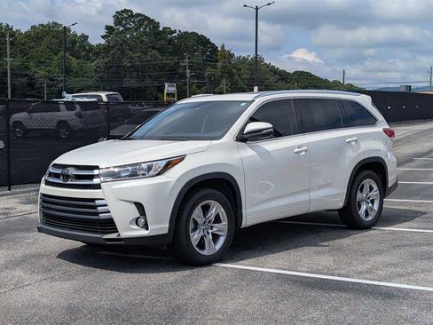 Used 2017 Toyota Highlander Limited image 2