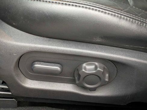 Used 2013 Ford Taurus SEL image 16