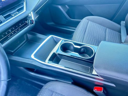 Used 2025 Chevrolet Equinox LT image 41