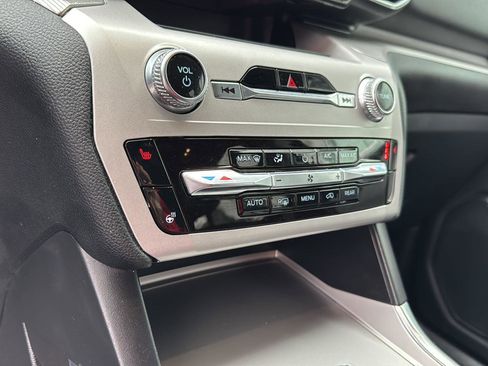 Certified 2024 Ford Explorer XLT w/ Equipment Group 202A image 25