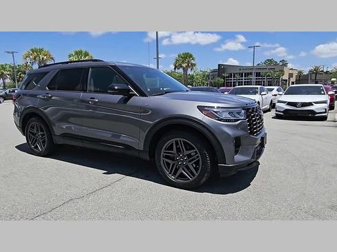 Used 2025 Ford Explorer ST-Line w/ Premium Package RWD image 30