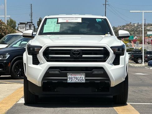Used 2025 Toyota Tacoma SR5 AWD/4WD image 7