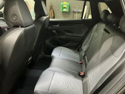 New 2026 Volkswagen Tiguan SE R-Line AWD/4WD image 19
