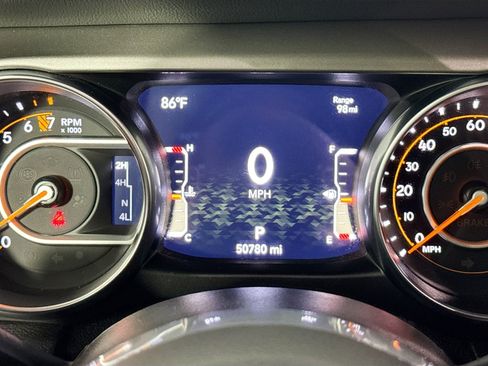 Used 2022 Jeep Gladiator Overland w/ Cold Weather Group AWD/4WD image 35
