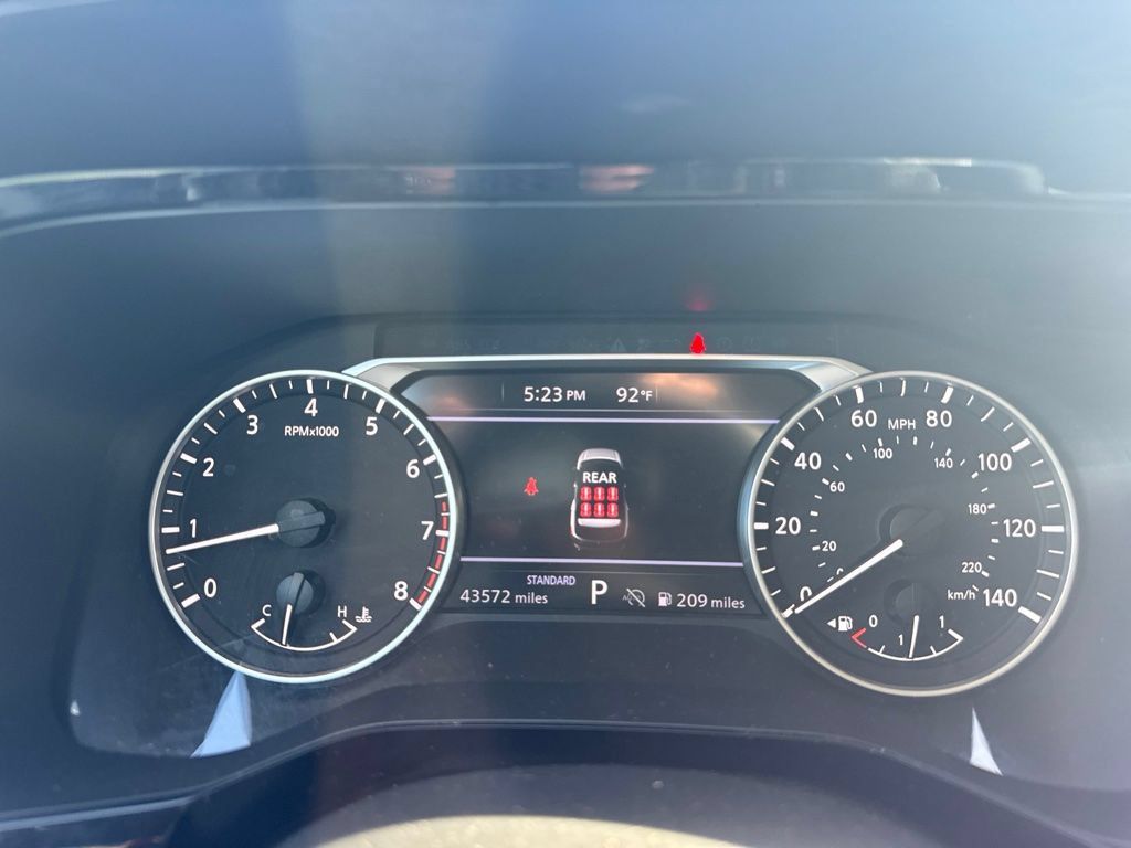 Used 2025 Nissan Pathfinder SV FWD image 13