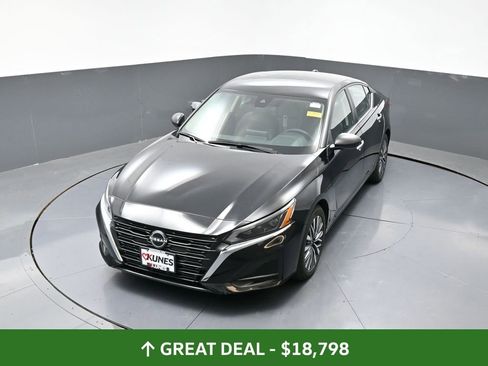 Used 2024 Nissan Altima 2.5 SV image 43