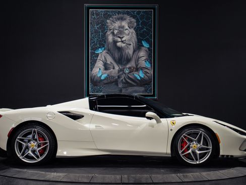 Used 2023 Ferrari F8 Tributo RWD image 42