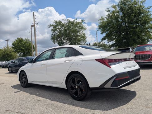 Used 2026 Hyundai Elantra SEL Sport FWD image 7