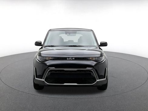Used 2025 Kia Soul LX w/ LX Technology Package FWD image 2