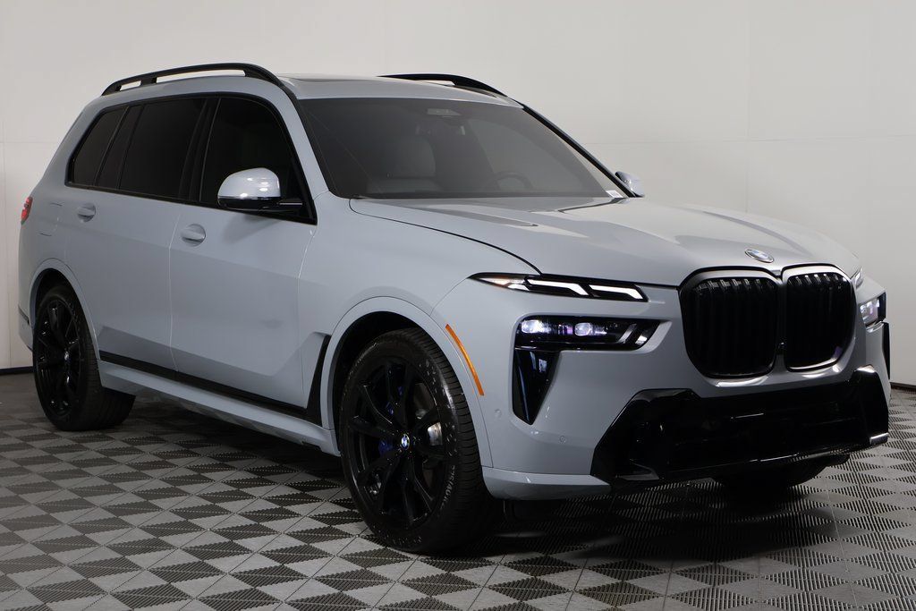 Used 2024 BMW X7 xDrive40i w/ Executive Package AWD/4WD image 3
