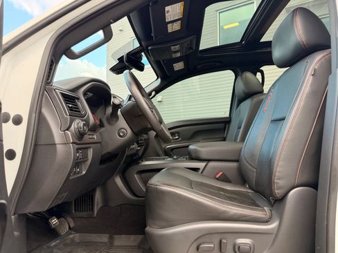 Used 2023 Nissan Titan PRO-4X w/ Pro-4x Convenience Package AWD/4WD image 21