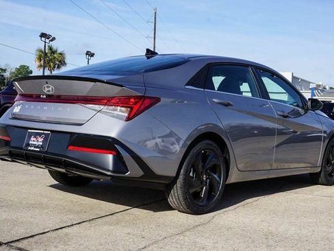 New 2026 Hyundai Elantra SEL Sport Premium FWD image 4