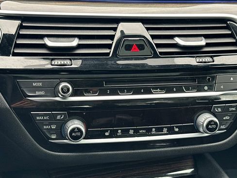 Used 2018 BMW 530i image 22