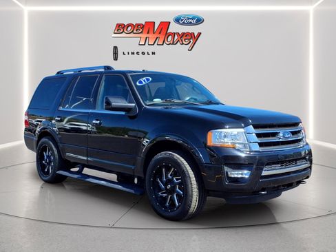 Used 2017 Ford Expedition Limited w/ Equipment Group 301A AWD/4WD image 3