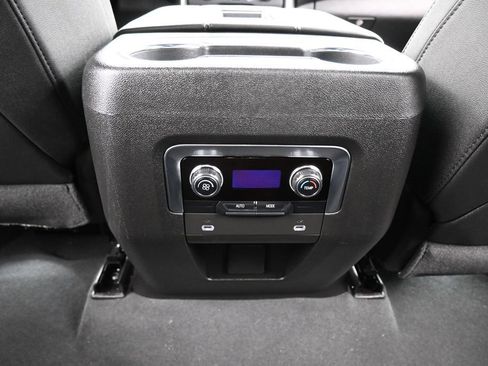 Used 2024 Chevrolet Tahoe LT RWD image 38