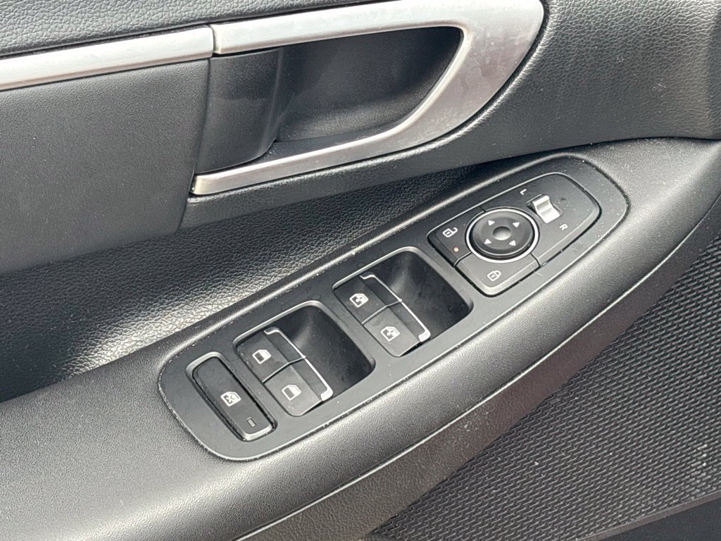 Used 2025 Hyundai Sonata SEL FWD image 12