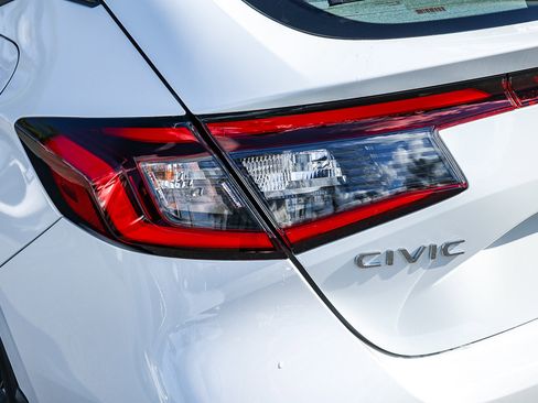 Used 2025 Honda Civic Sport image 8