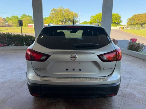 Used 2017 Nissan Rogue Sport SL w/ SL Premium Package image 5