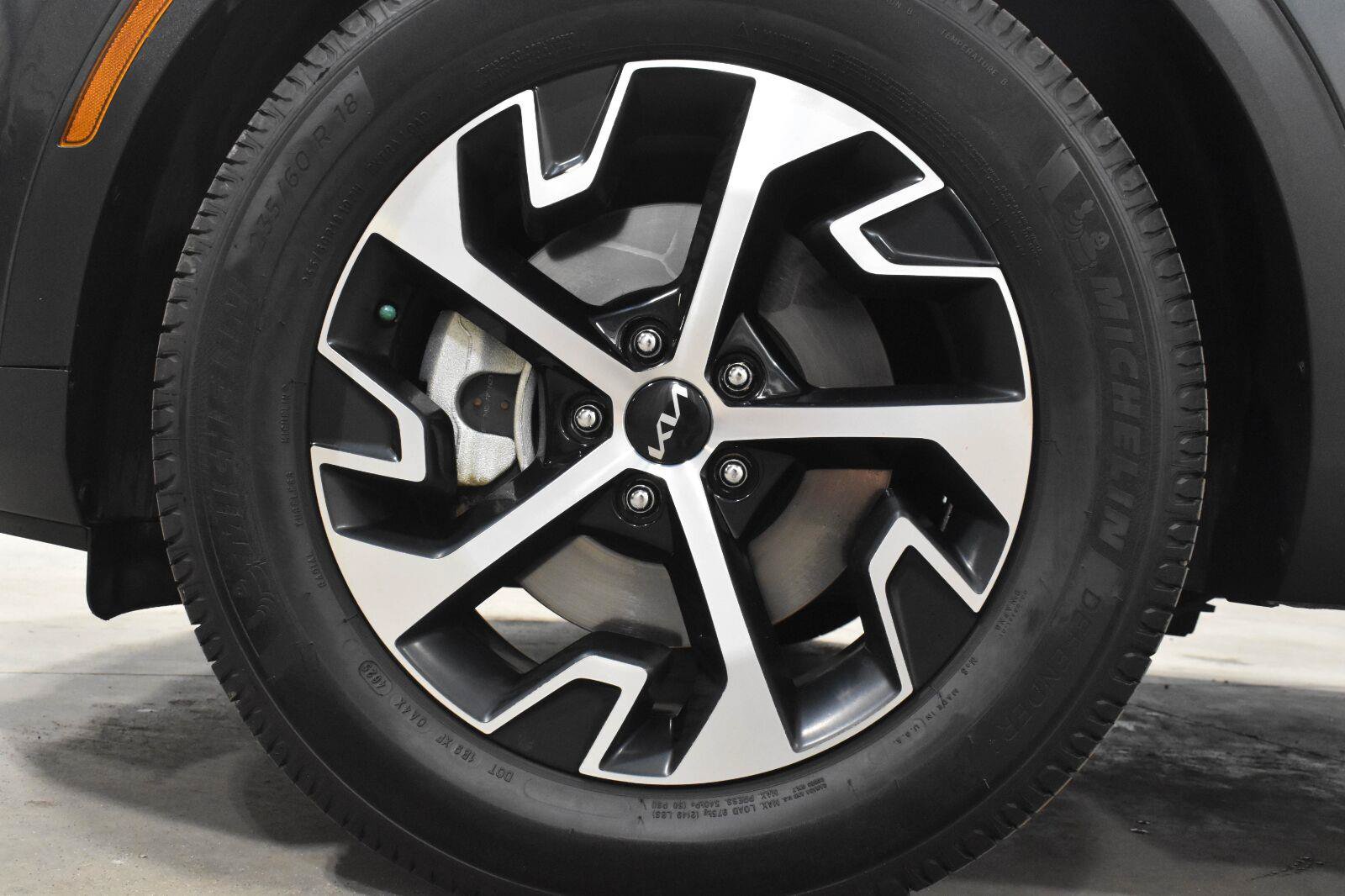 Used 2024 Kia Sportage EX FWD image 34