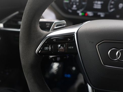 Used 2023 Audi e-tron GT Premium Plus image 26