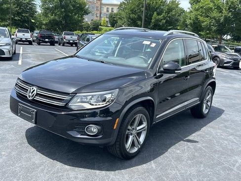 Used 2017 Volkswagen Tiguan Sport FWD image 8